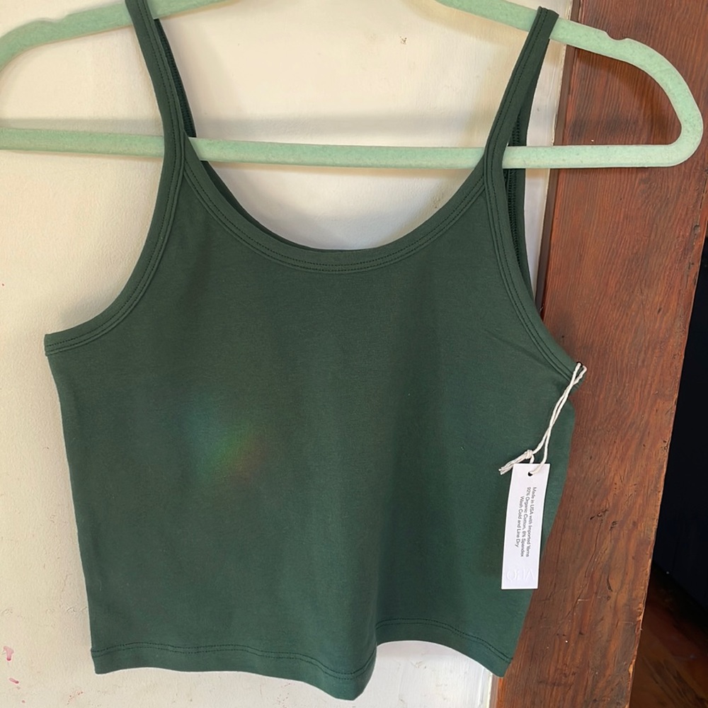 ARQ size medium color forest (dark green) new with tags